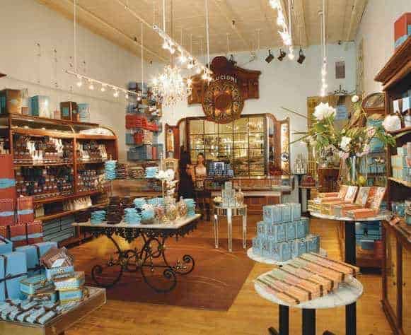 CoverStory_2 A shop interior