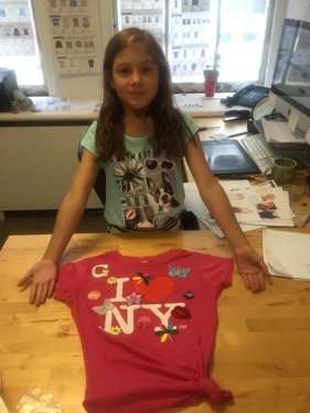 La camiseta obligada de «¡I love NY», pero aliñada por Grace para ser fasionísticamente chic!