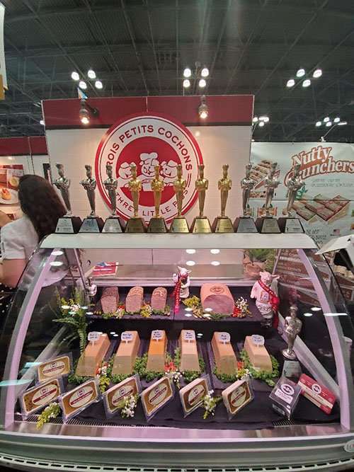 Trois Petits Cochons, multi-year Sofi award winner