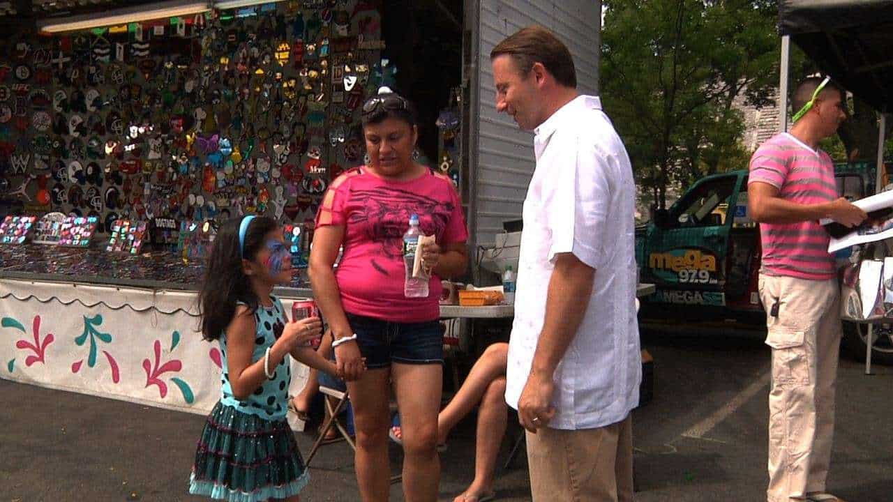 Astorino outreach to Hispanics at festival